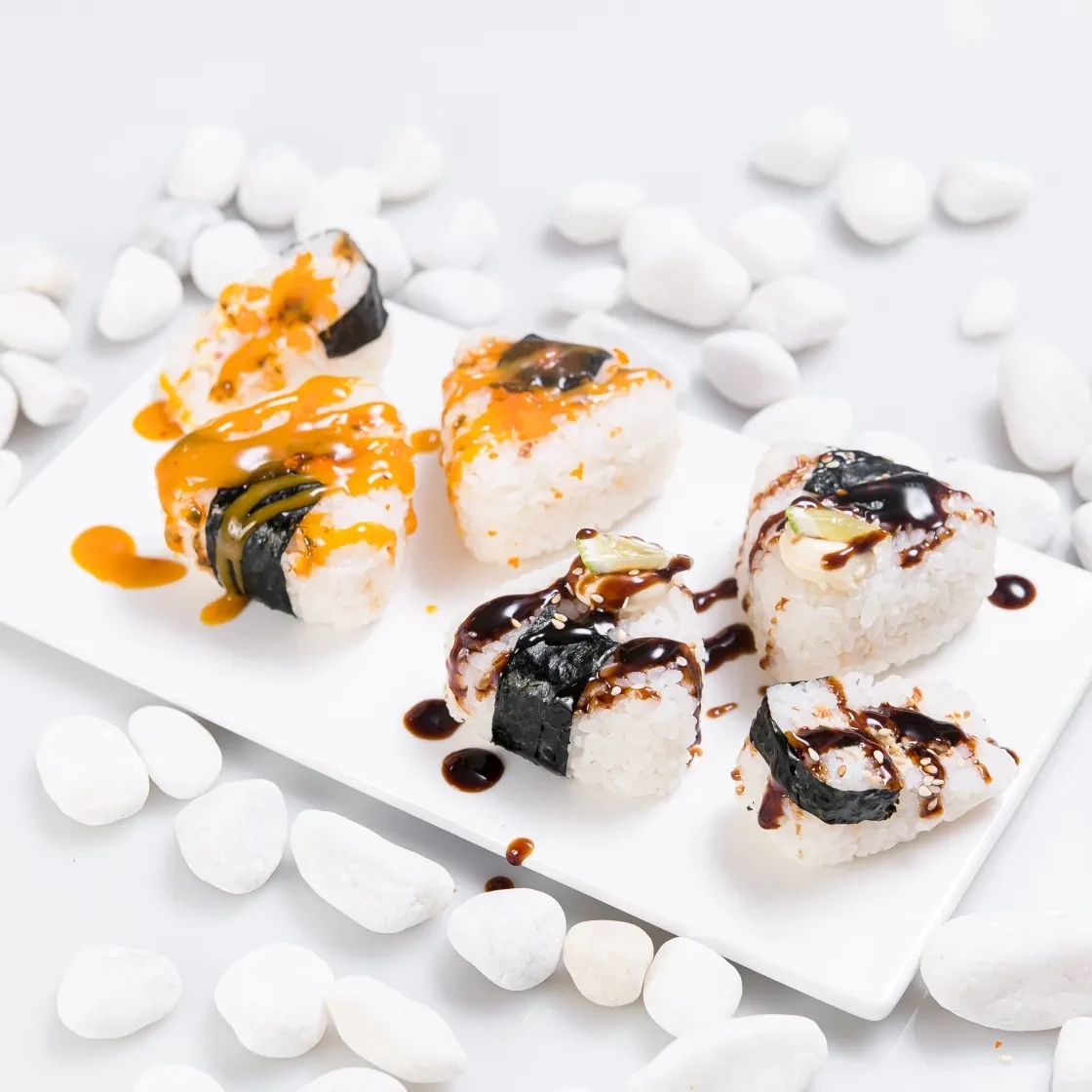 Onigiri mix with eel and mango-chicken